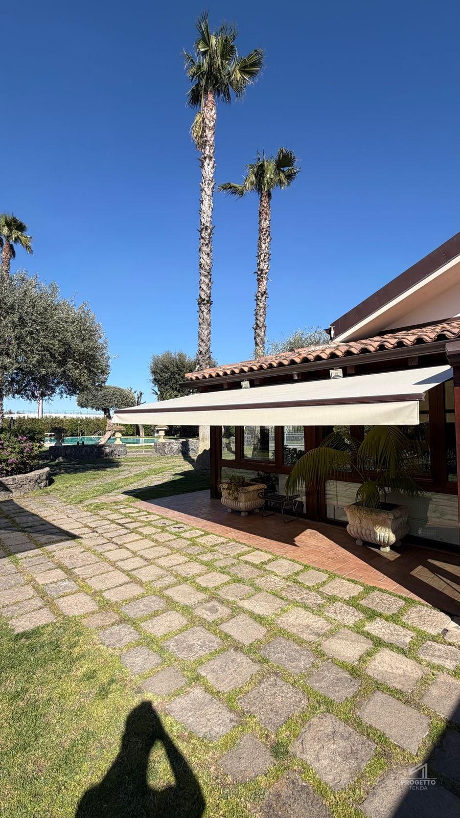 Tende da sole, realizzazione 7 di 11 — Progetto Tenda